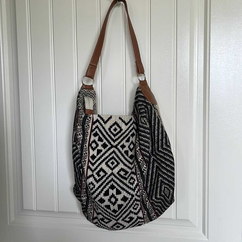 ACCESSORIZE ethnic print embroidered bag EUC
